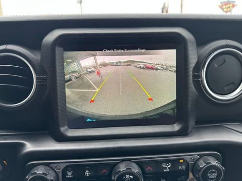 Used 2023 Jeep Wrangler Unlimited Sahara w/ Cold Weather Group image 27