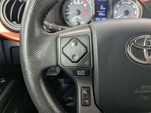 Used 2016 Toyota Tacoma TRD Off-Road image 15