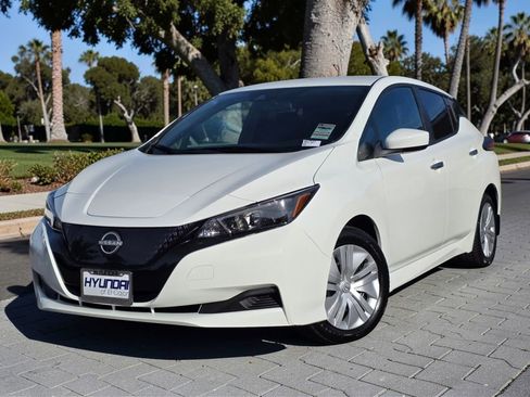 Used 2023 Nissan Leaf S image 2