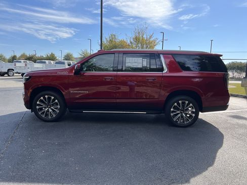 New 2026 Chevrolet Suburban High Country w/ Sun And Tow Package image 6