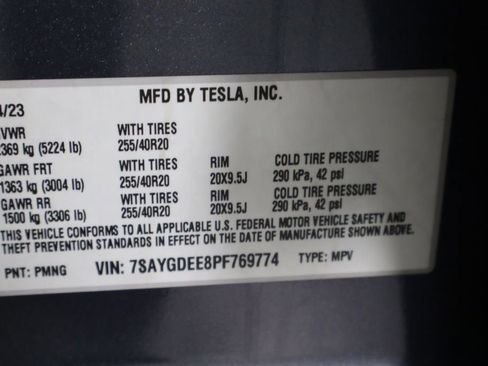 Used 2023 Tesla Model Y Long Range AWD/4WD image 39