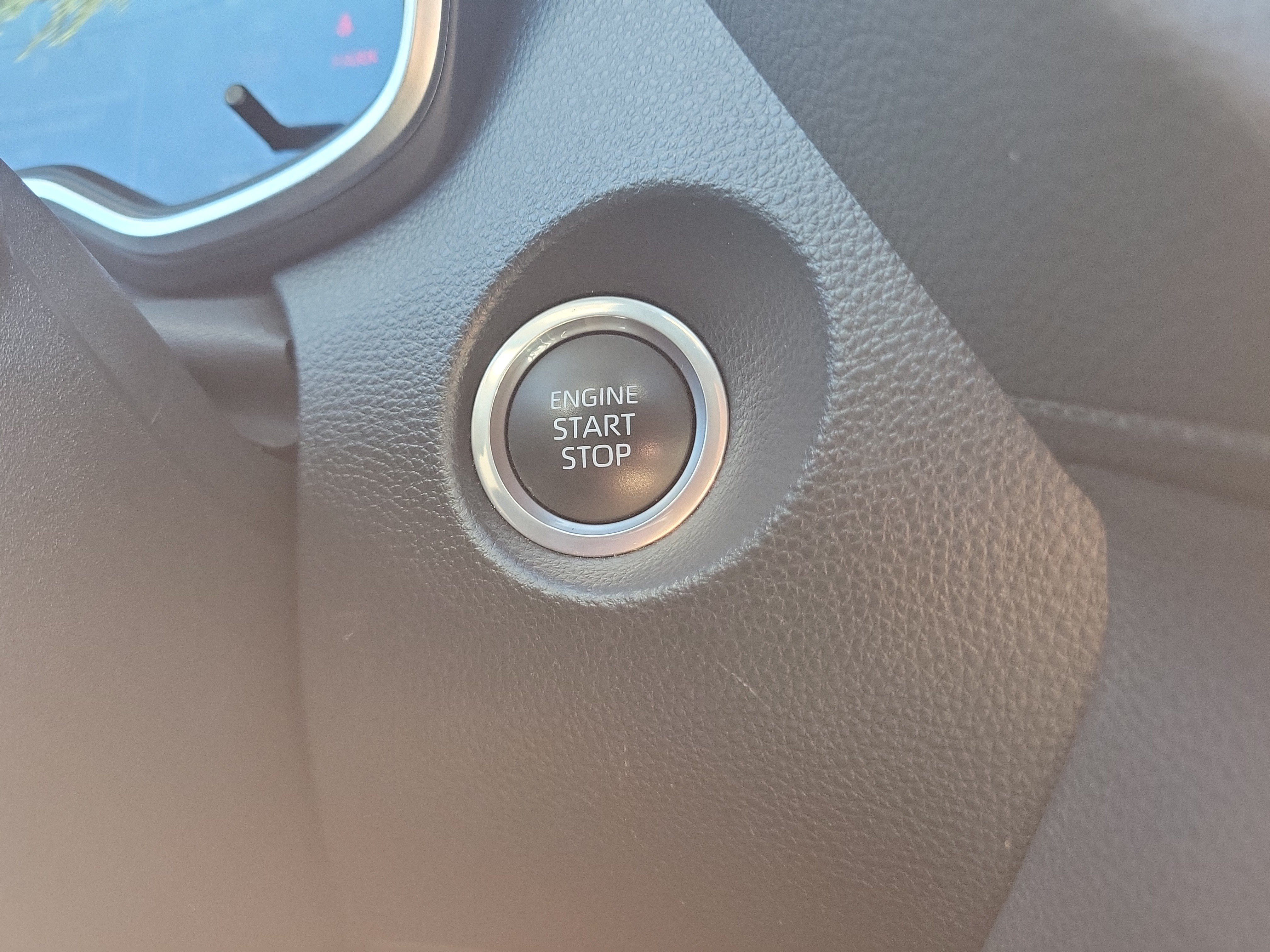 Used 2023 Toyota Corolla Cross XLE w/ Convenience Package FWD image 32