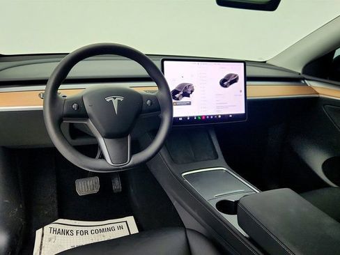 Used 2025 Tesla Model Y Long Range AWD/4WD image 11