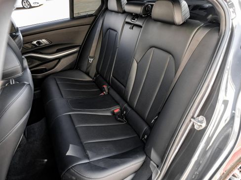 Used 2022 BMW 330i Sedan w/ Driving Assistance Package image 34