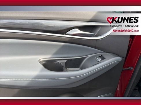 Used 2024 Buick Enclave Premium image 33