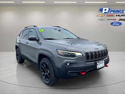 Used 2019 Jeep Cherokee Trailhawk AWD/4WD image 1