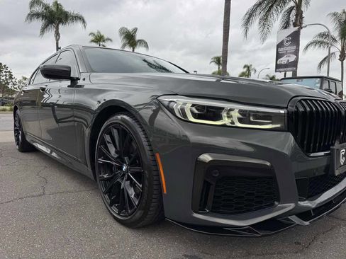 Used 2020 BMW 740i w/ M Sport Package image 10