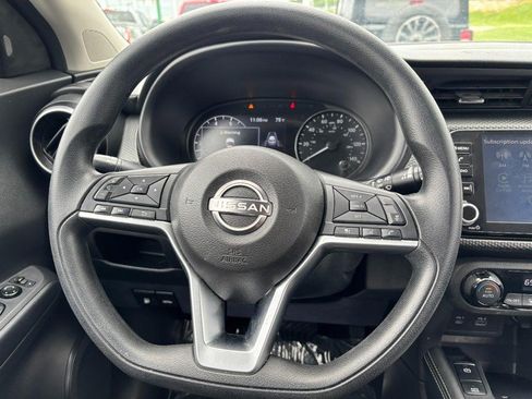 Used 2022 Nissan Kicks SV FWD image 14