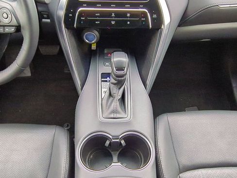 Used 2022 Toyota Venza Limited w/ Advanced Technology Package image 18