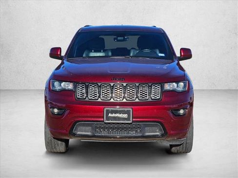 Used 2018 Jeep Grand Cherokee Altitude image 2