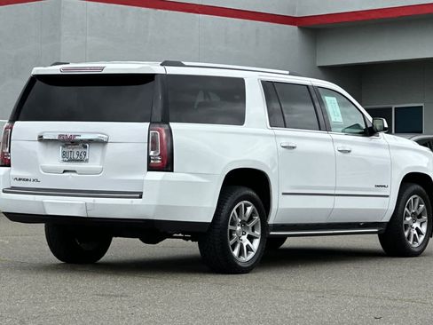 Used 2020 GMC Yukon XL Denali image 2