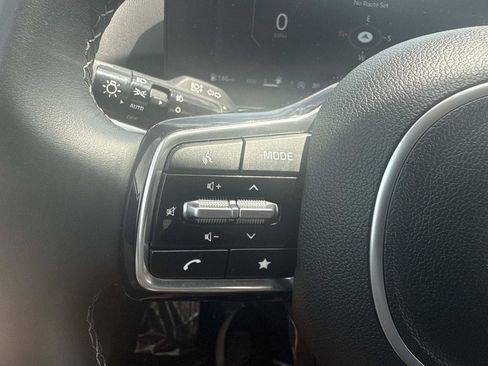 Used 2025 Kia Sorento SX AWD/4WD image 26