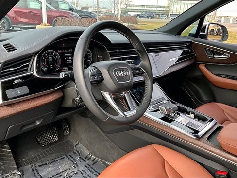 Used 2025 Audi Q7 3.0T Premium image 16