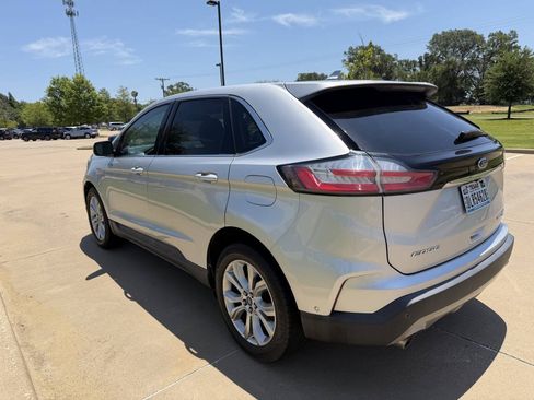 Used 2019 Ford Edge Titanium w/ Equipment Group 301A FWD image 8