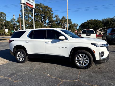 Used 2023 Chevrolet Traverse LS w/ Safety Package image 24