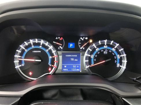 Used 2016 Toyota 4Runner SR5 image 17