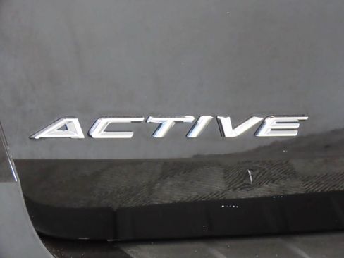 Used 2025 Ford Explorer Active RWD image 6