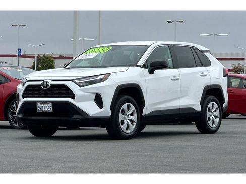 Certified 2024 Toyota RAV4 LE AWD/4WD image 8