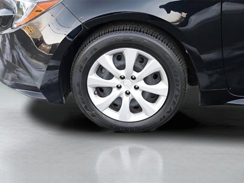 Certified 2023 Toyota Corolla LE image 38