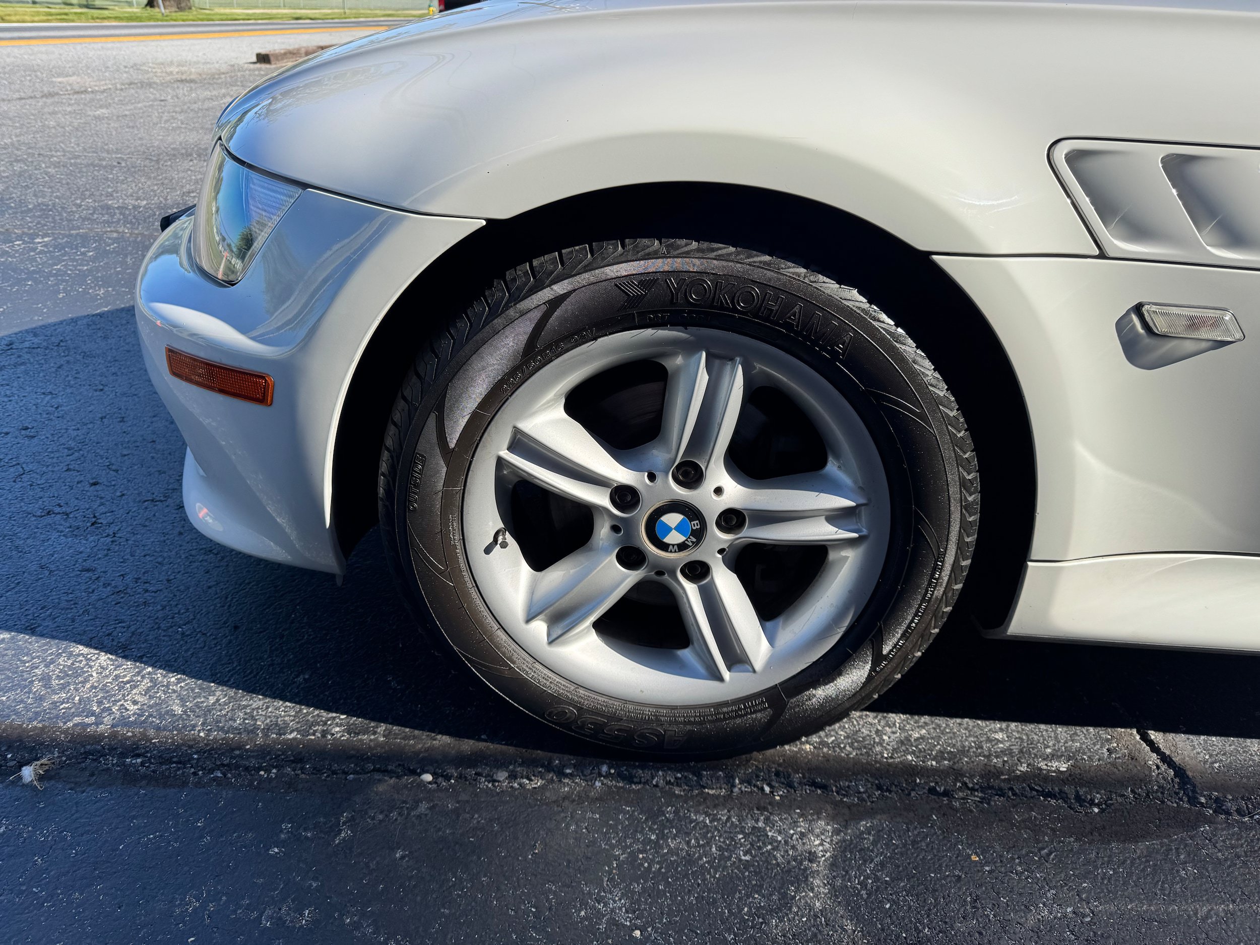 Used 2000 BMW Z3 2.5i RWD image 21