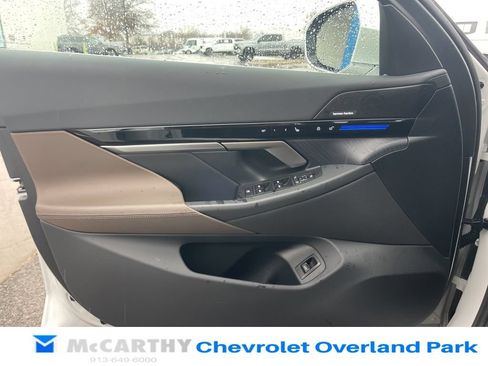 Used 2025 BMW 530i xDrive w/ Premium Package AWD/4WD image 34
