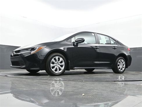 Used 2026 Toyota Corolla LE image 26