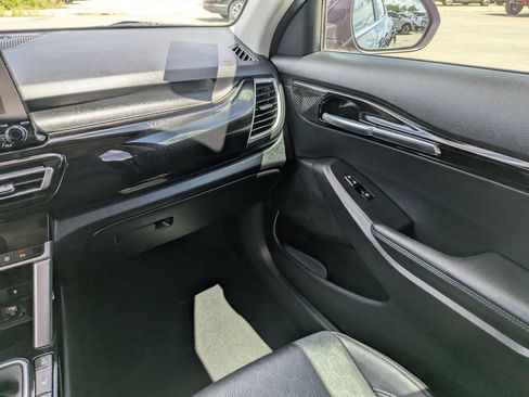 Certified 2023 Kia Seltos EX AWD/4WD image 18
