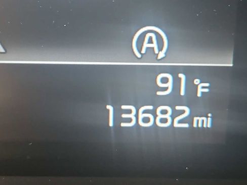 Used 2023 Kia Soul LX image 10