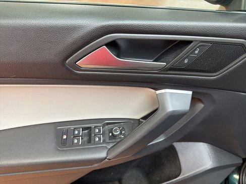 Used 2019 Volkswagen Tiguan SE FWD image 23