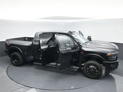 Used 2025 RAM 3500 Limited AWD/4WD image 65