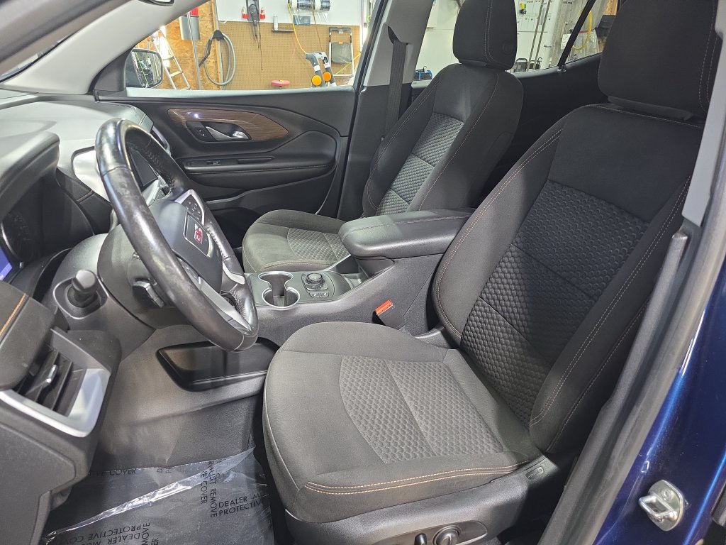Used 2020 GMC Terrain SLE w/ Driver Convenience Package AWD/4WD image 17