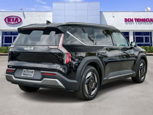 Certified 2024 Kia EV9 Wind AWD/4WD image 4