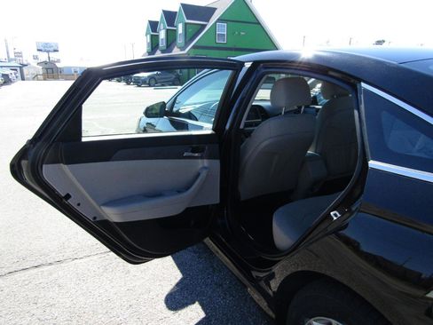 Used 2019 Hyundai Sonata SE image 18