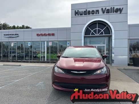 Certified 2023 Chrysler Voyager LX FWD image 1