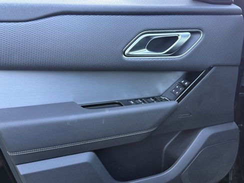 Used 2023 Land Rover Range Rover Velar R-Dynamic S image 13