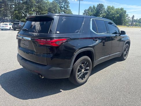 Used 2022 Chevrolet Traverse LS FWD image 8