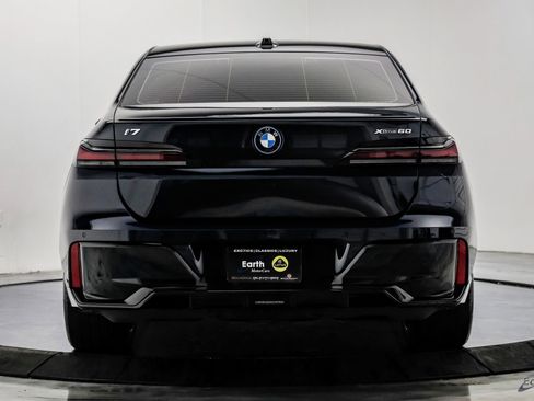 Used 2025 BMW i7 xDrive60 AWD/4WD image 12