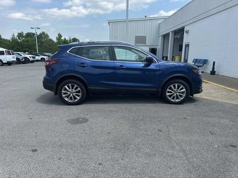 Used 2022 Nissan Rogue Sport SV FWD image 3