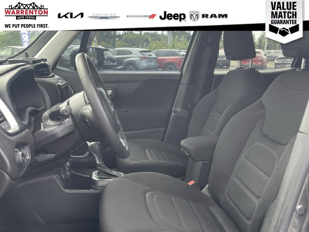 Used 2018 Jeep Renegade Latitude AWD/4WD image 13