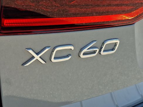 New 2026 Volvo XC60 T8 Plus w/ Protection Package Premier AWD/4WD image 14