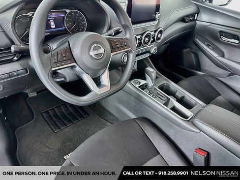 Used 2025 Nissan Sentra SV FWD image 9