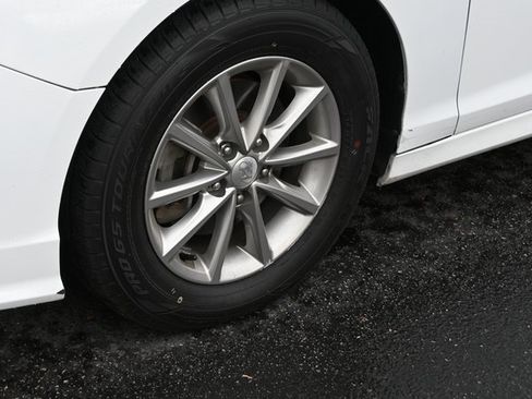 Used 2019 Hyundai Sonata SE image 5