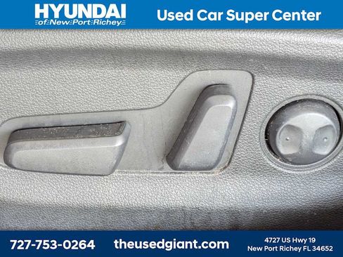 Used 2020 Hyundai Elantra Limited FWD image 20