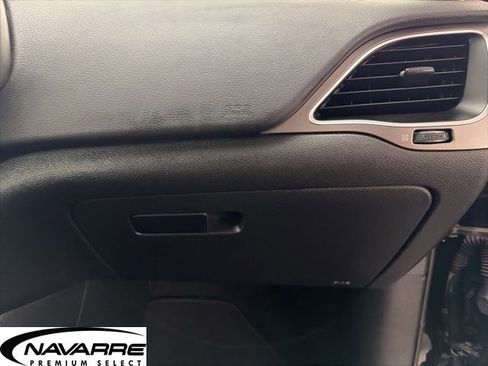 Used 2021 Jeep Cherokee Latitude image 12