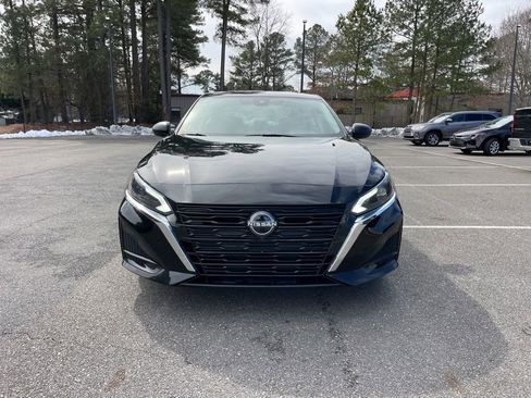 Used 2024 Nissan Altima 2.5 SV image 3