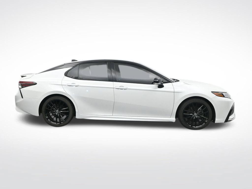 Used 2022 Toyota Camry XSE w/ Navigation Package FWD image 4