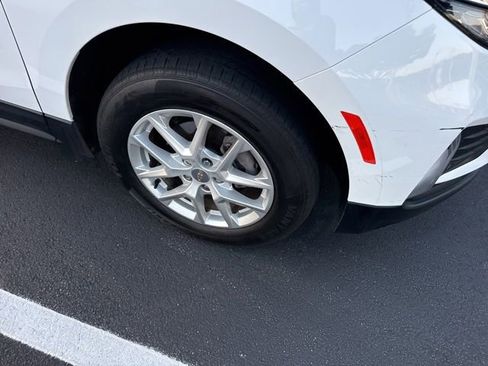 Used 2022 Chevrolet Equinox LT AWD/4WD image 3