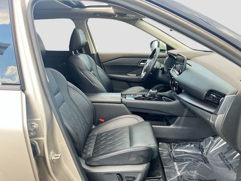 Used 2023 Nissan Rogue Platinum w/ Platinum Premium Package FWD image 29
