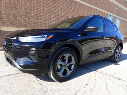 Used 2025 Ford Escape ST-Line w/ Tech Pack #1 image 5