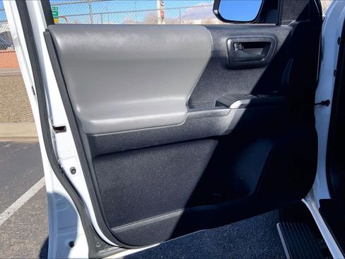 Certified 2020 Toyota Tacoma SR image 19
